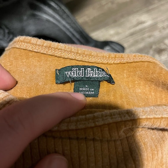 Mustard yellow crop top - Picture 3 of 3